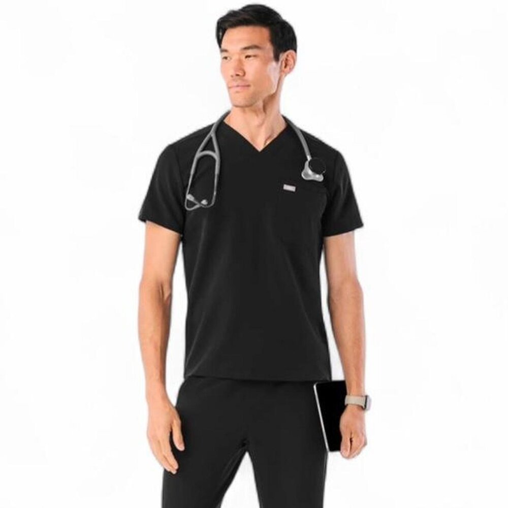 Figs Leon Three Pocket Scrub Top in Black